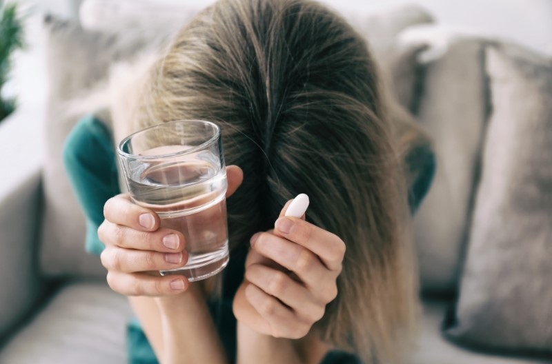 PMS deprese: Když je smutek větší než obvykle, můžou ulevit antidepresiva na premenstruační syndrom.